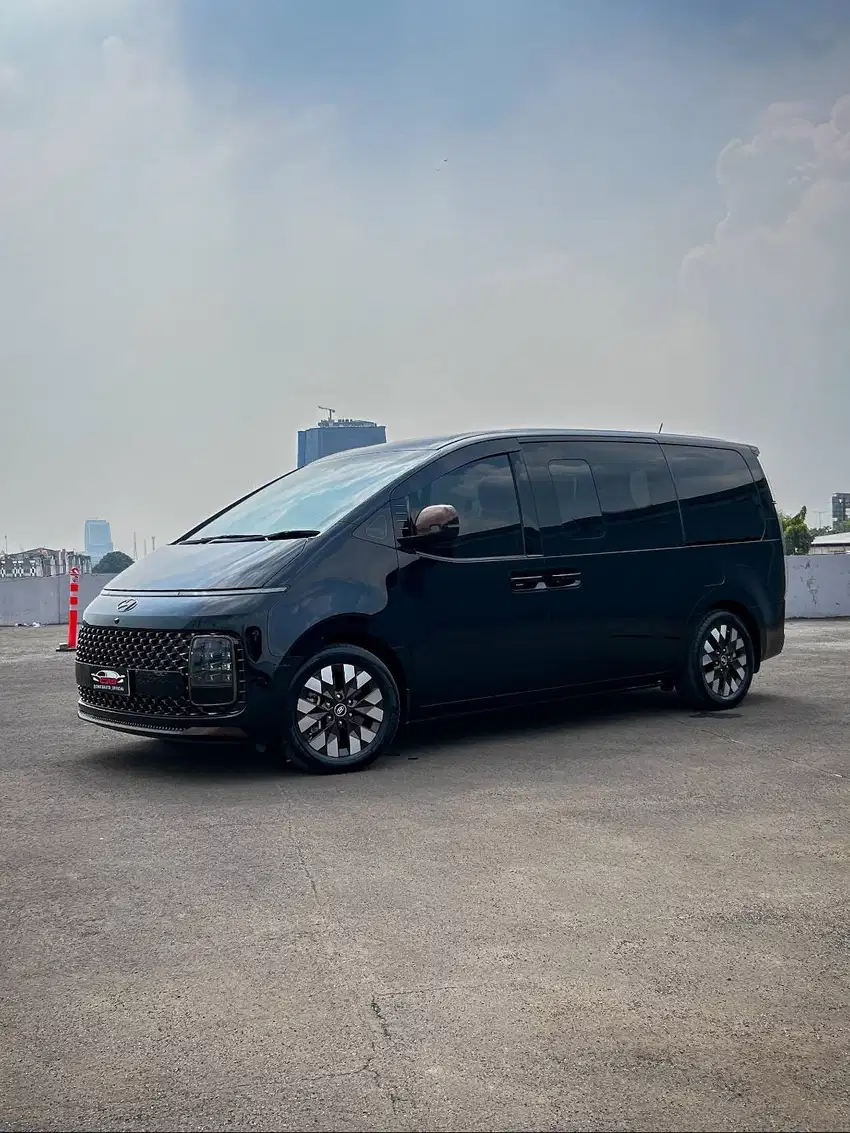 HYUNDAI STARIA 2.2 CRDi SIGNATURE 7 (2022) Good Condition