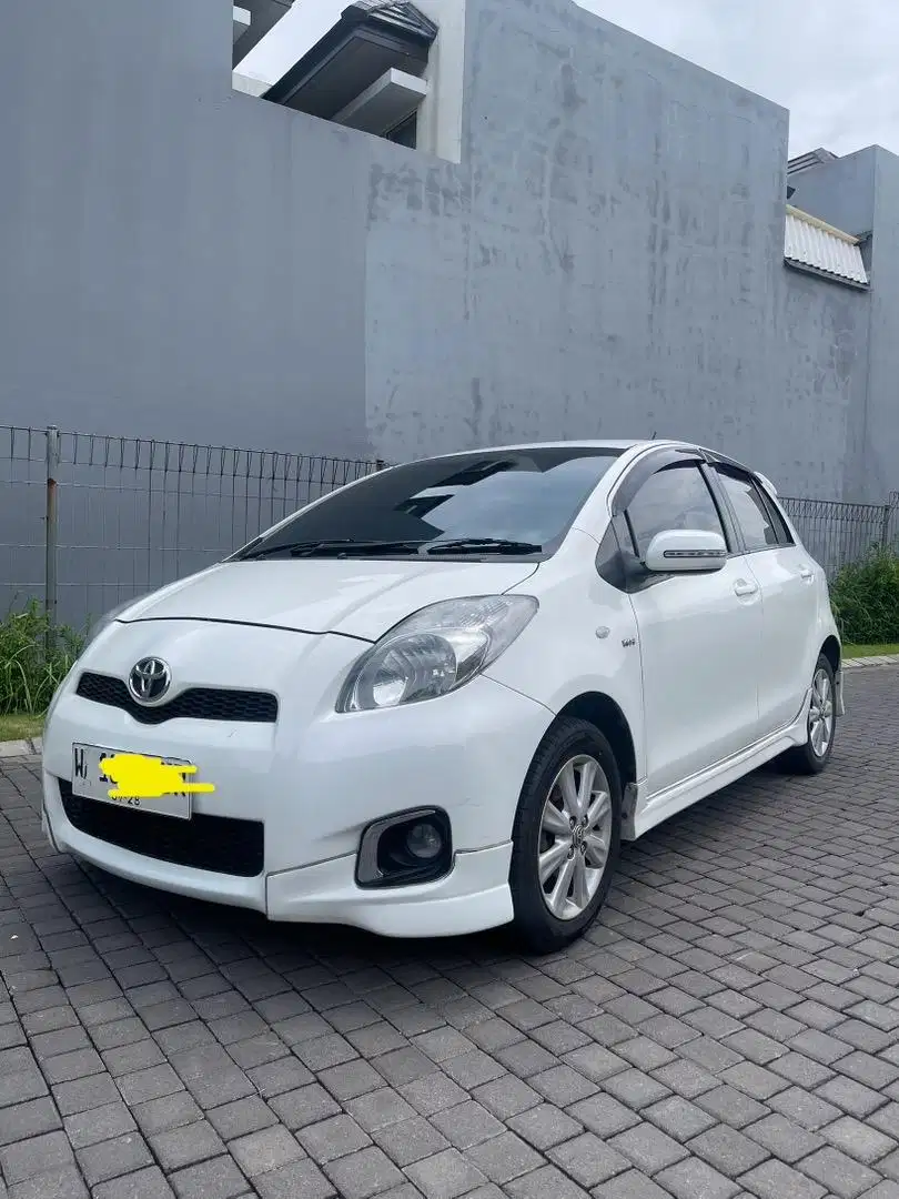 TOYOTA YARIS G 2013 MATIC putih