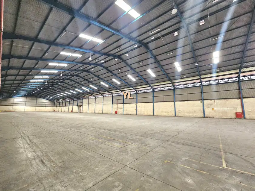 Disewakan gudang siap pakai dgn Loading dock di Cacing  Jakarta Utara