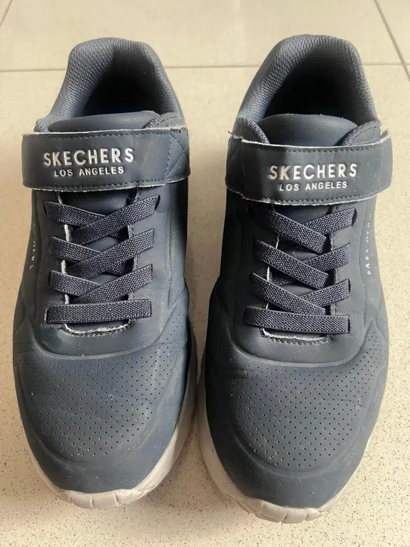 SEPATU SKECHERS UNO LITE SECOND