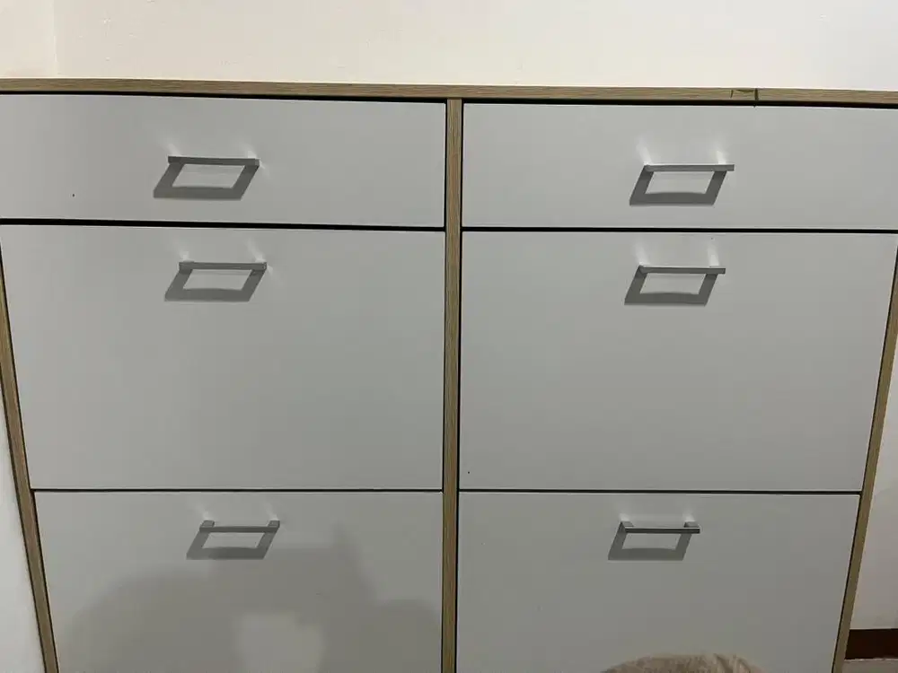 Lemari sepatu - Informa