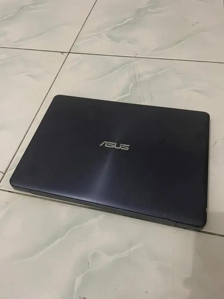 Laptop Asus Vivobook S14 A411U i5 8th gen