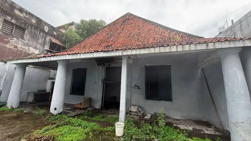 Dijual Rumah Usaha Hitung Tanah Jalan Kalisosok Cocok untuk Usaha