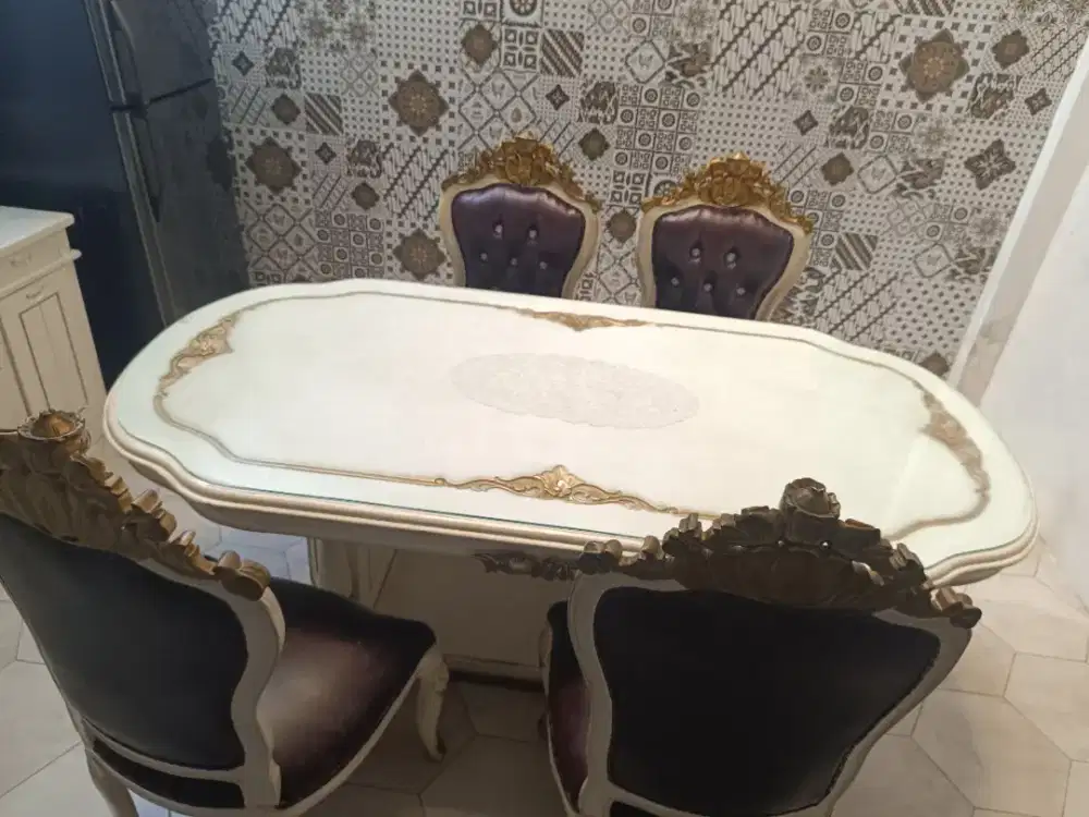 Set Meja makan Duco kokoh dan cantik