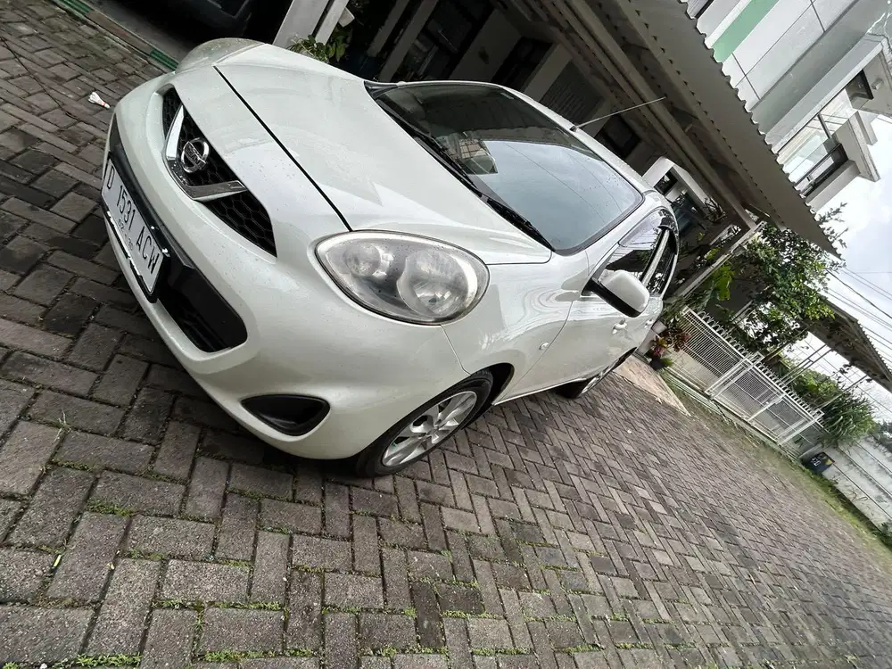 Nissan March 2015 At L 1.2 nik 2014 Putih mulus matic low km antik