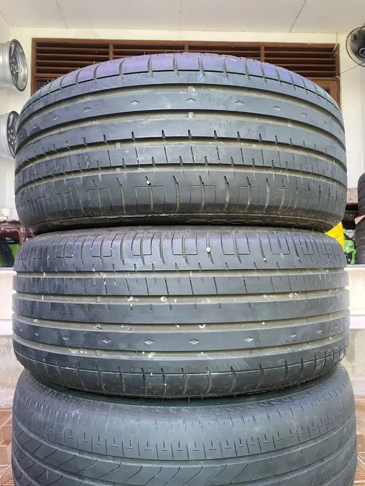 Ban Accelera PHI R 235 45 r18 2Pcs