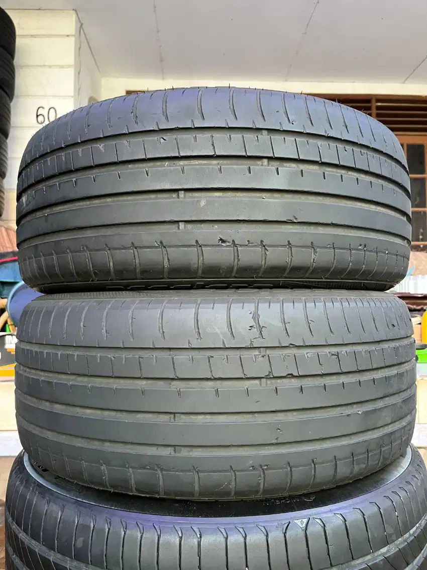 Ban Accelera PHI R 235 45 r18 2Pcs