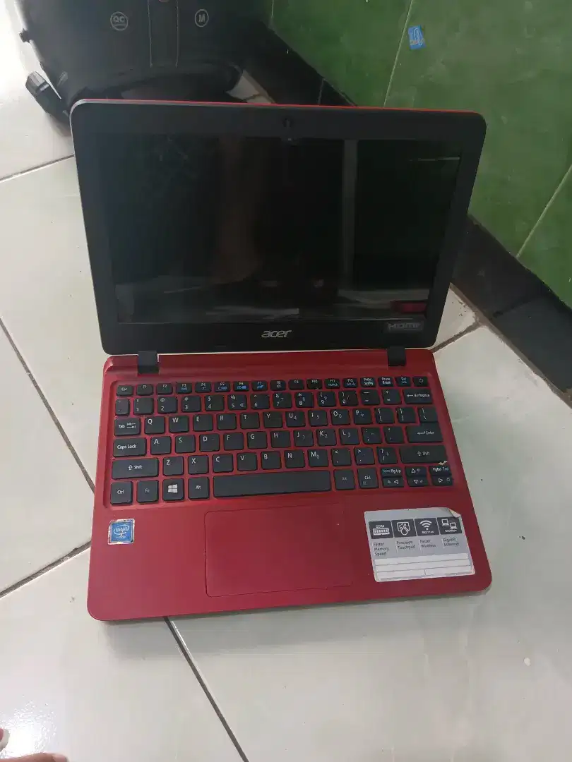 Acer aspire A311-31 Ram ddr 4 mati
