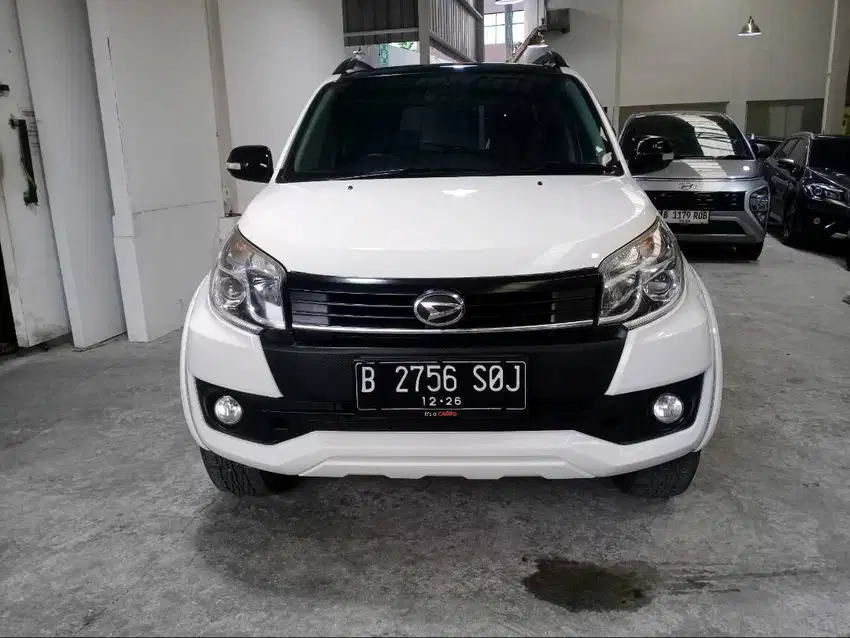 DAIHATSU TERIOS R CUSTOM 1.5  AT 2016 Putih  B2756SOJ