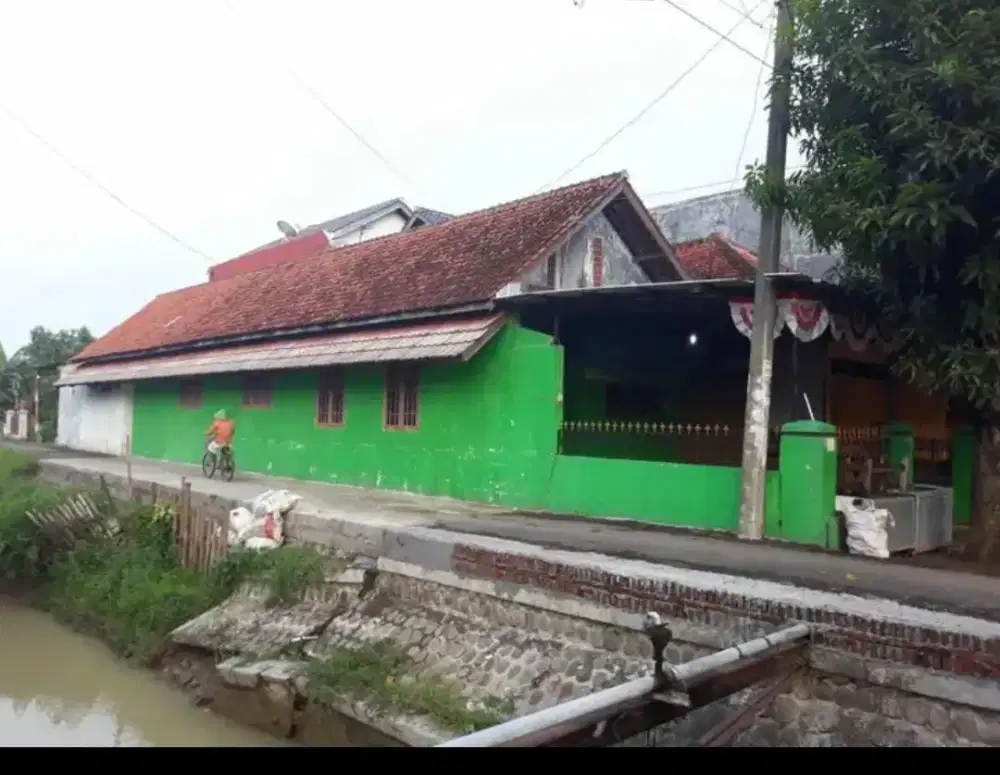 Rumah Dijual lokasi Hook pinggir Jl raya daerah Banjarharjo Kab Brebes