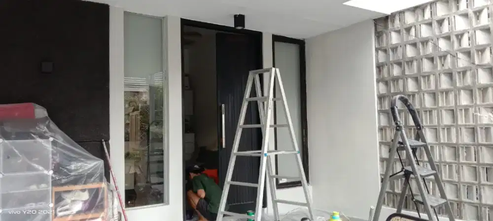 Tukang bangunan harian dan borong