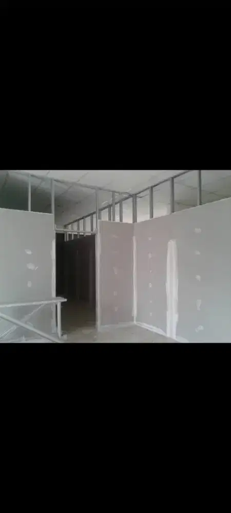 Partisi plafon malang