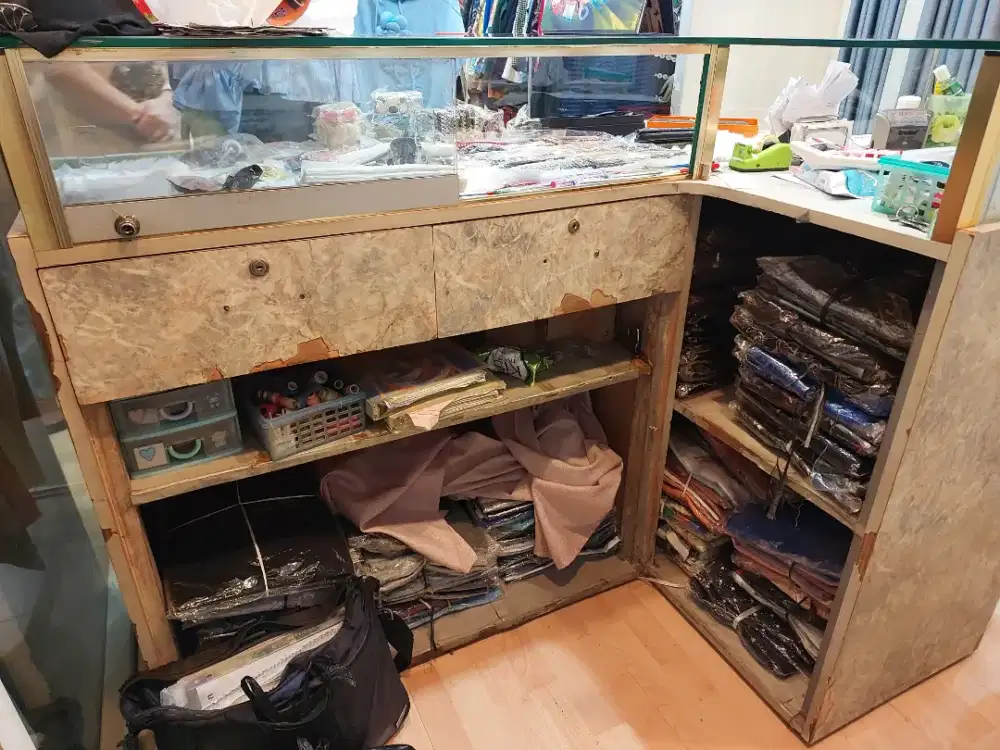 Dijual Meja Kasir Kondisi Bagus Siap Pakai