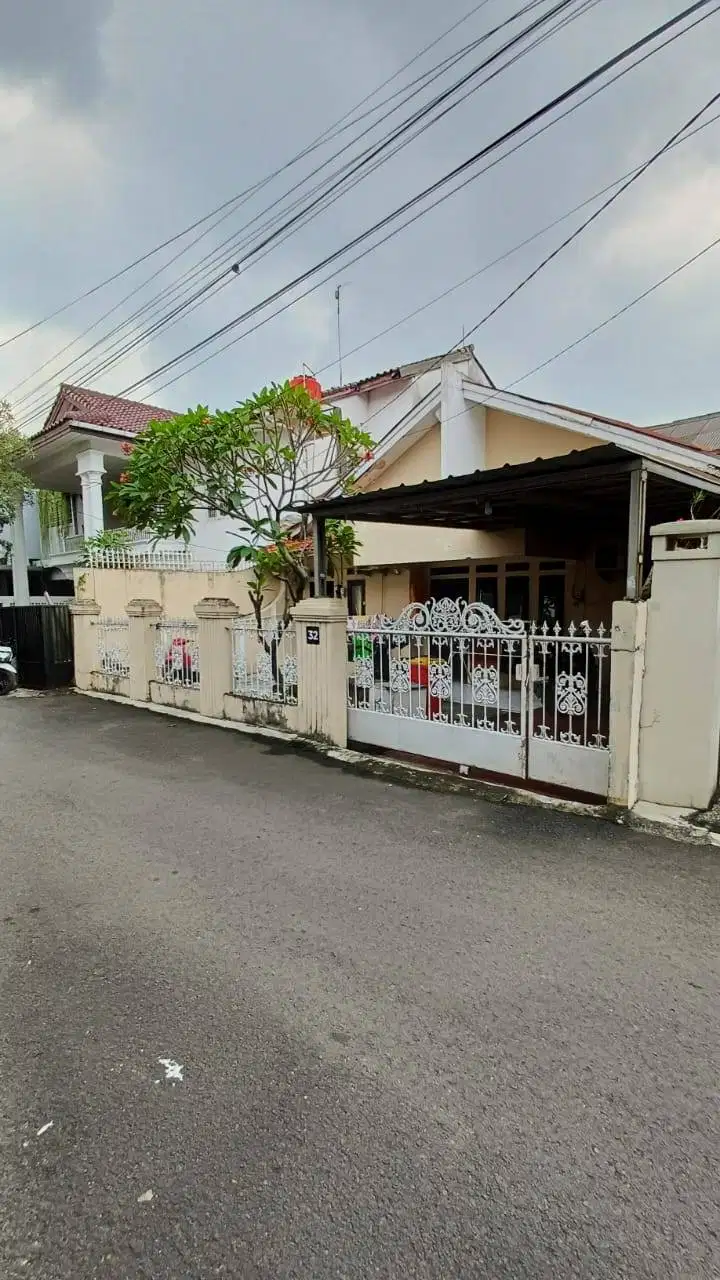 Dijual Rumah Bekas Seken Premium Strategis Cilandak Jakarta (SHM)