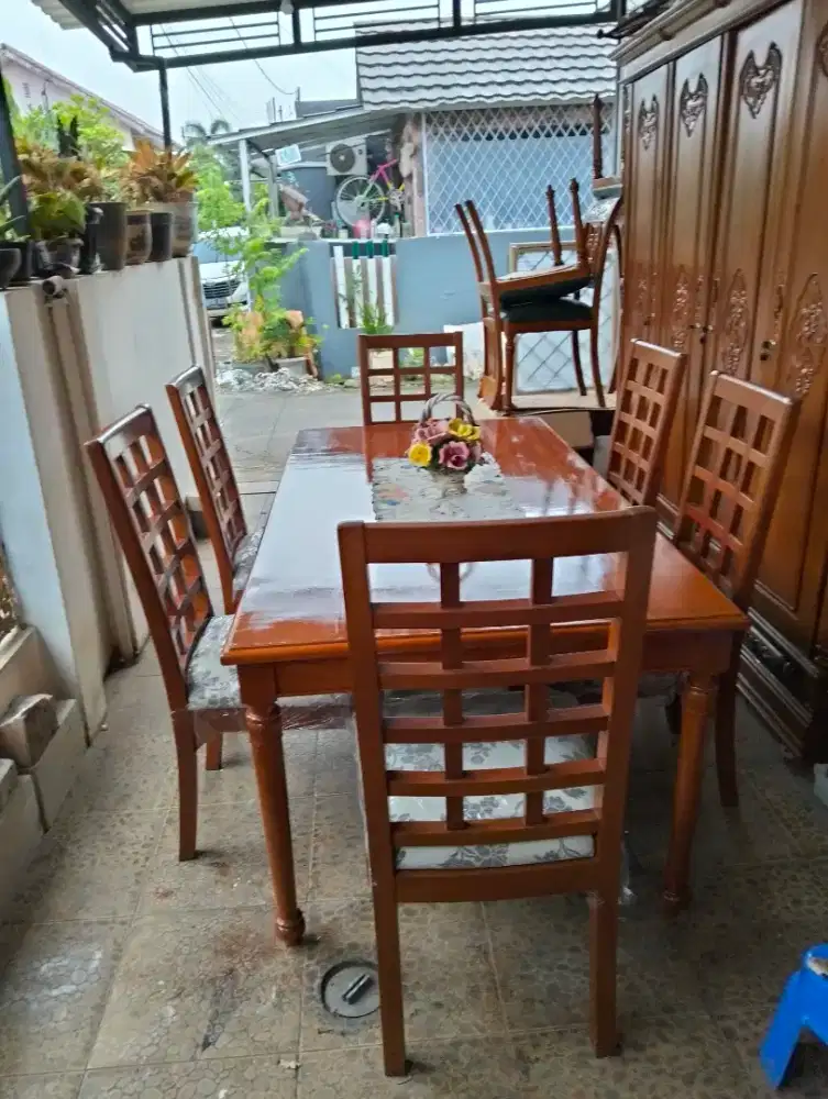 Set meja makan 6 kursi ex kedutaan Amerika