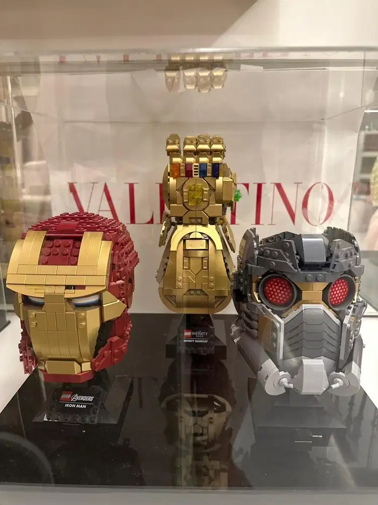 LEGO MARVEL (Helmet & Gauntlet)