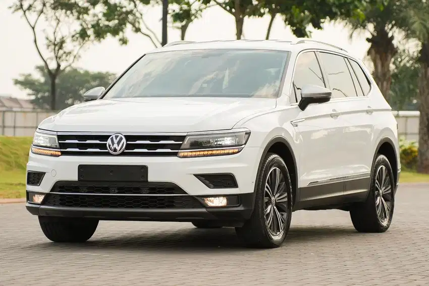 Siap Padel! VW Tiguan Allspace 1.4 TSI White 2022 c200 320i 218i x1