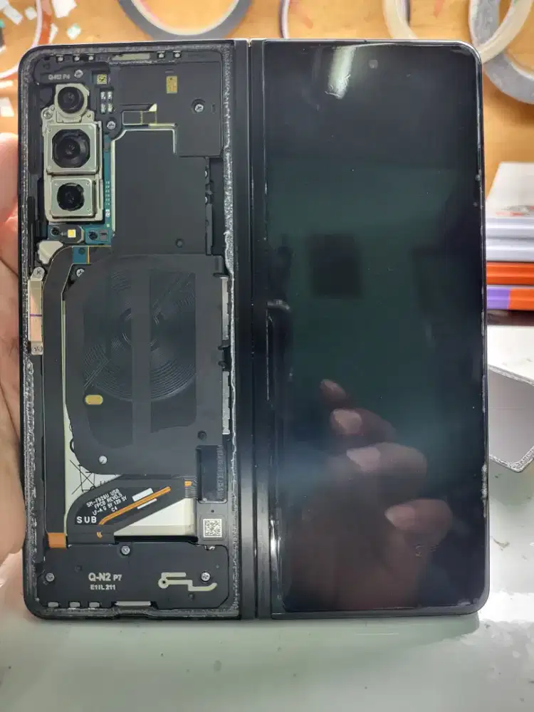 Samsung Z Fold3 Z Fold4 Layar dalam tiba2 mati service bisa di tunggu