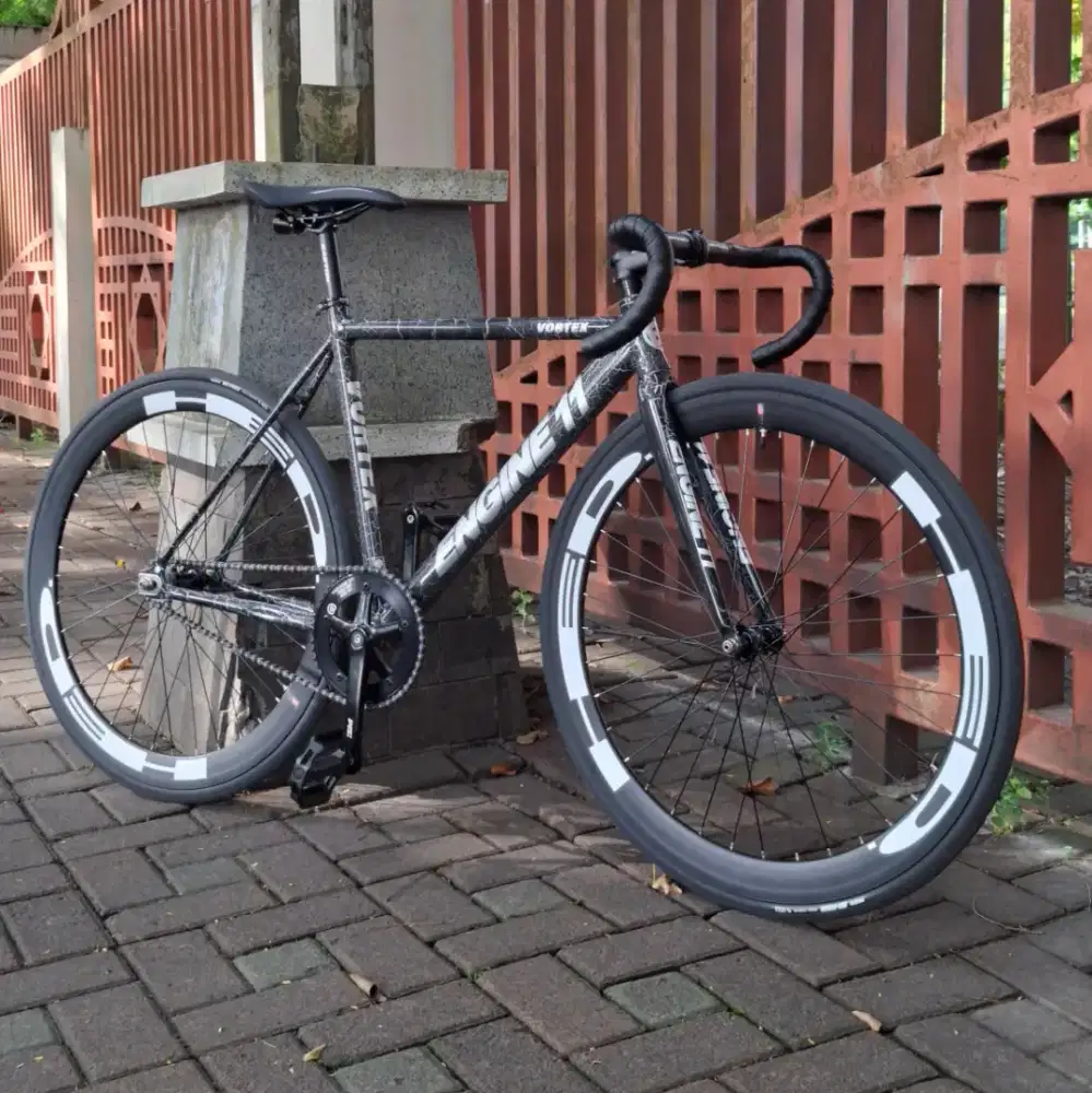 Sepeda Fixie ENGINE 11 Vortex CY24 | Complete Bike Only
