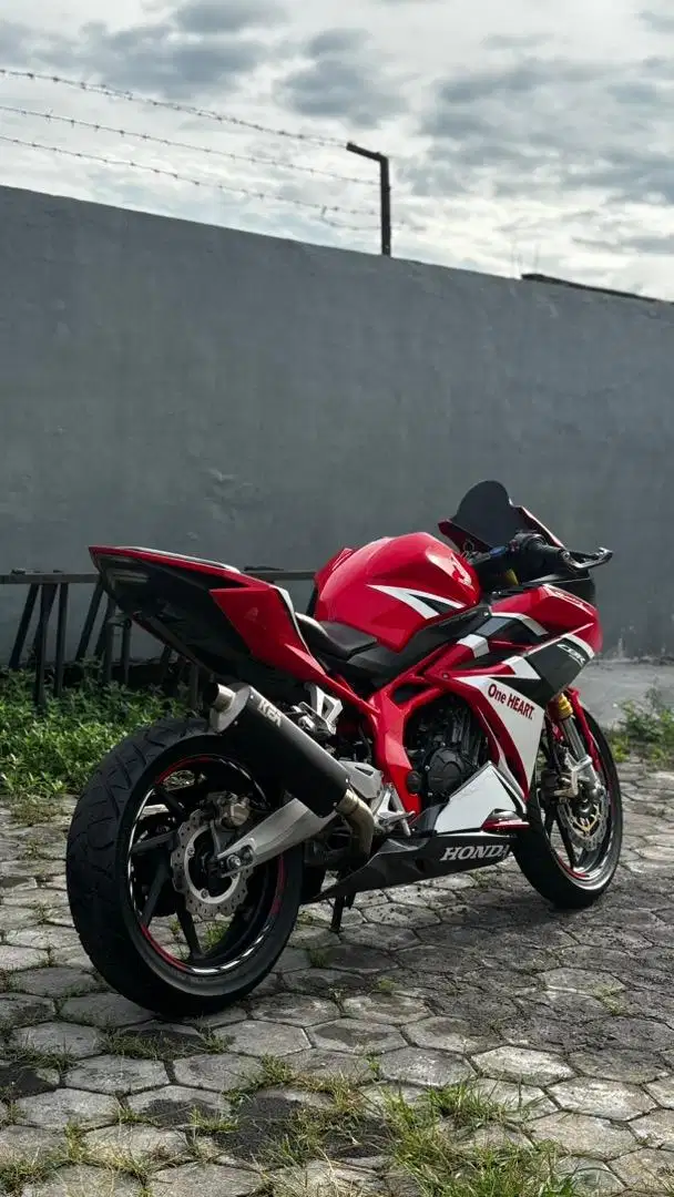 DIJUAL HONDA CBR 250 RR