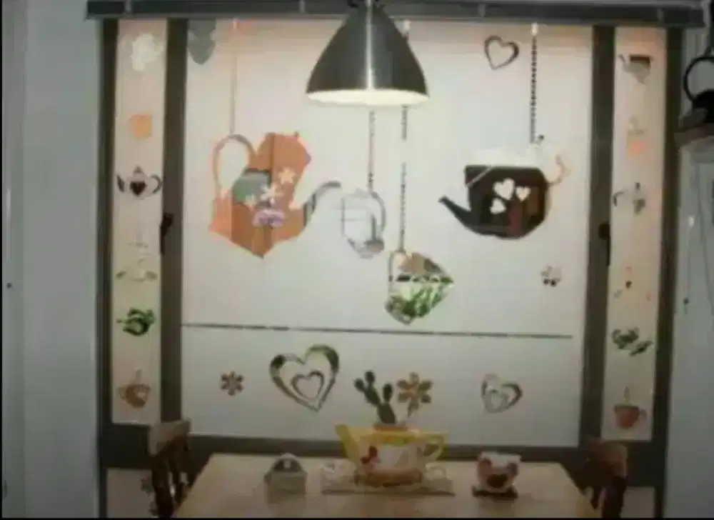 Kaca dapur cantik dengan stiker sanblas kaca film