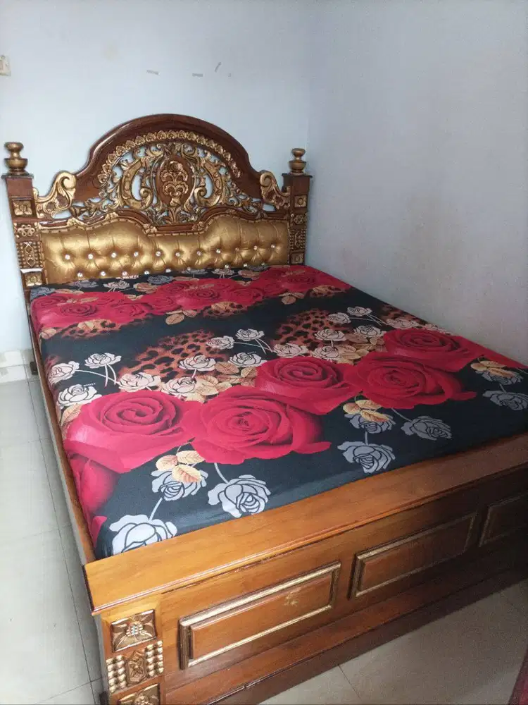 Dipan Tempat Tidur Kayu Jati Asli Jepara