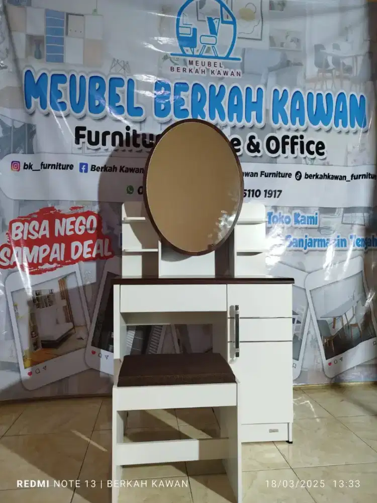 Diskon Meja Rias Cermin Oval Model Minimalis Terbaru