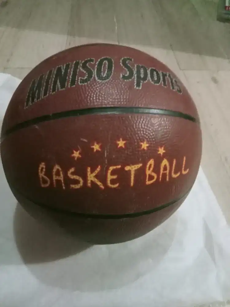 Alat olah raga basket