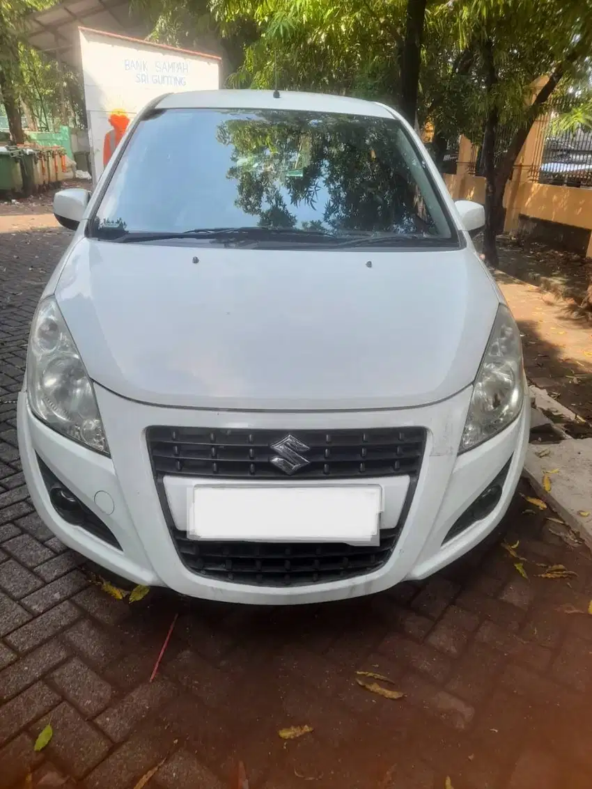 Suzuki Splash Putih Manual 2015