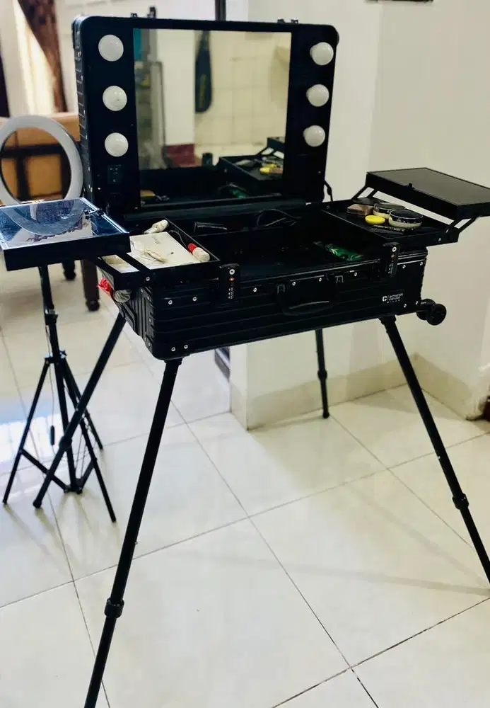 Koper Make Up Merek ARMANDO CARUSO