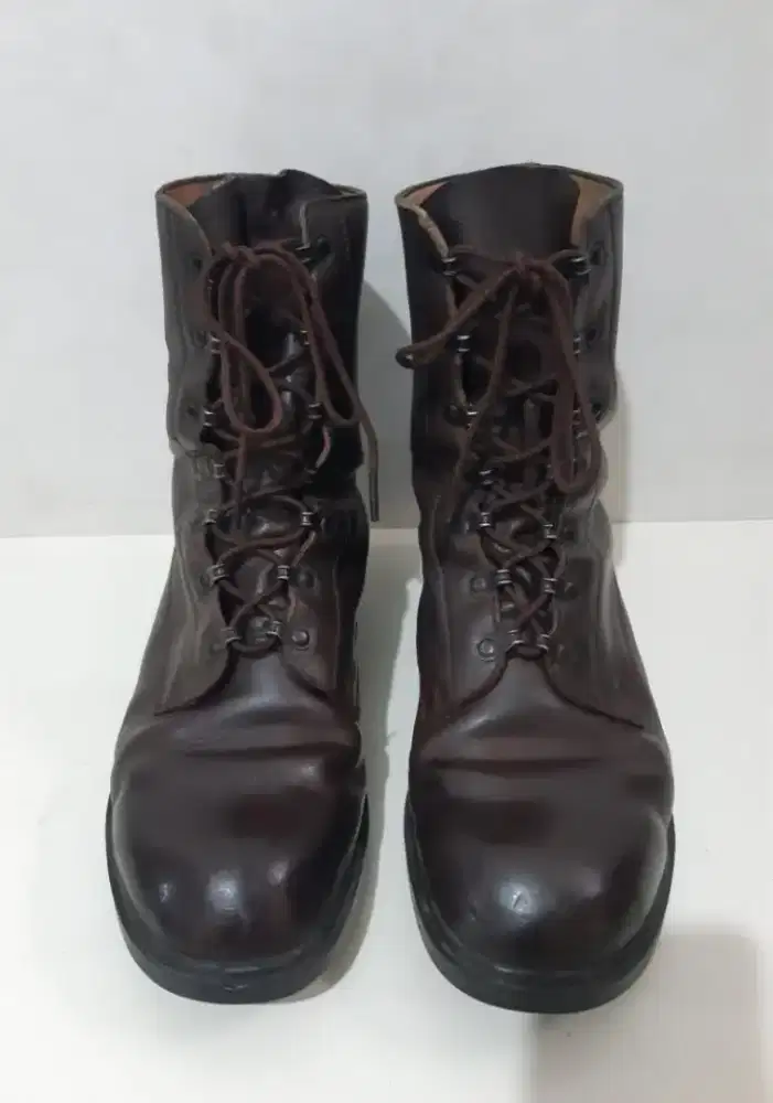 Sepatu boots pria