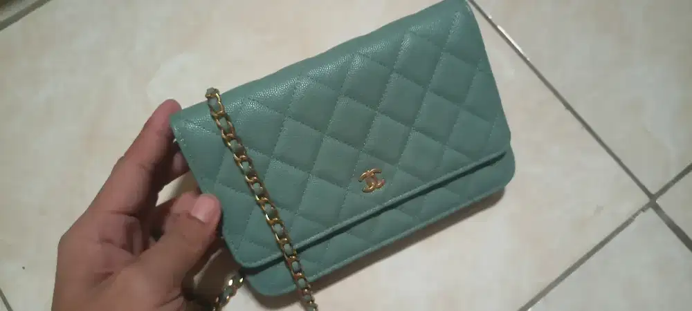 Tas channel kondisi bekas seperti baru