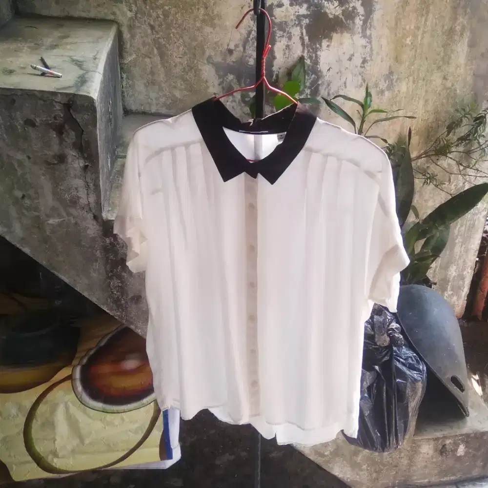 Kemeja UNIQLO Thrifting