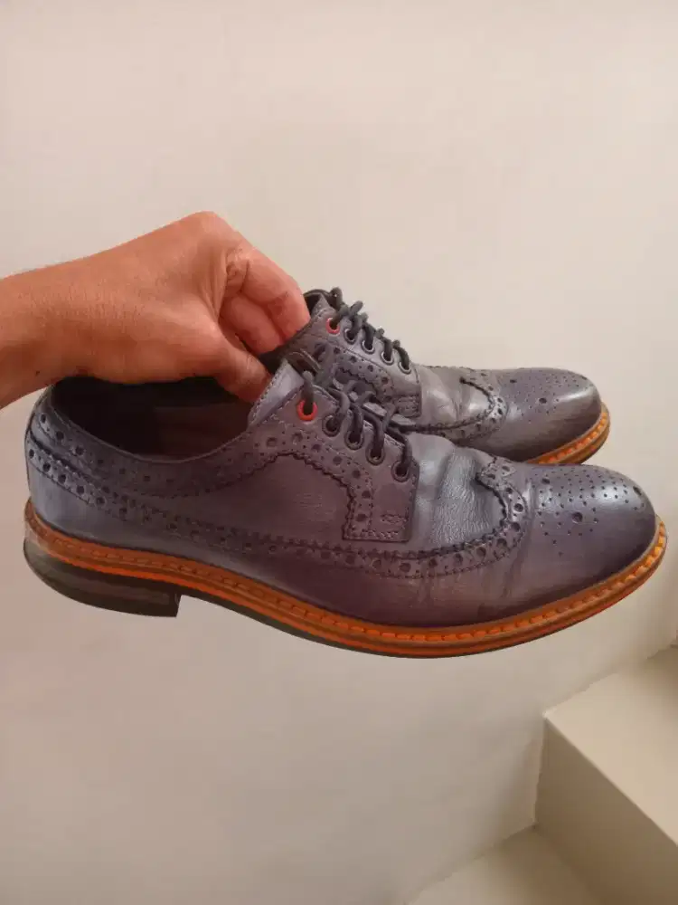 Sepatu kulit Clarks mulus