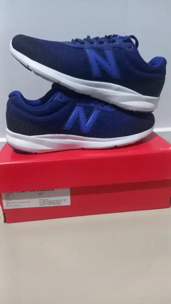 Sepatu New Balance 411 size 43