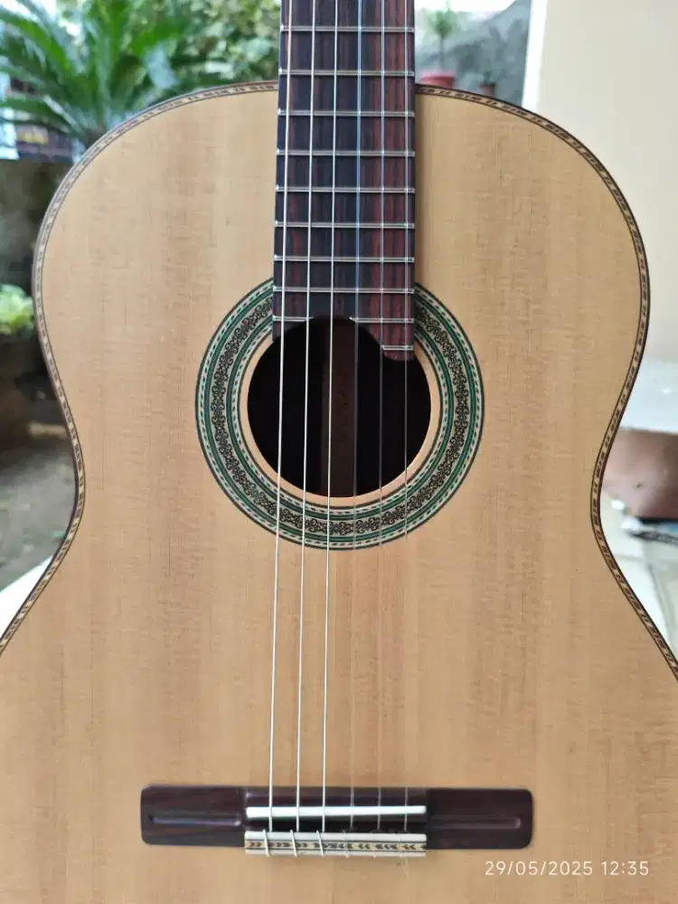 Gitar klasik avirama classic guitar