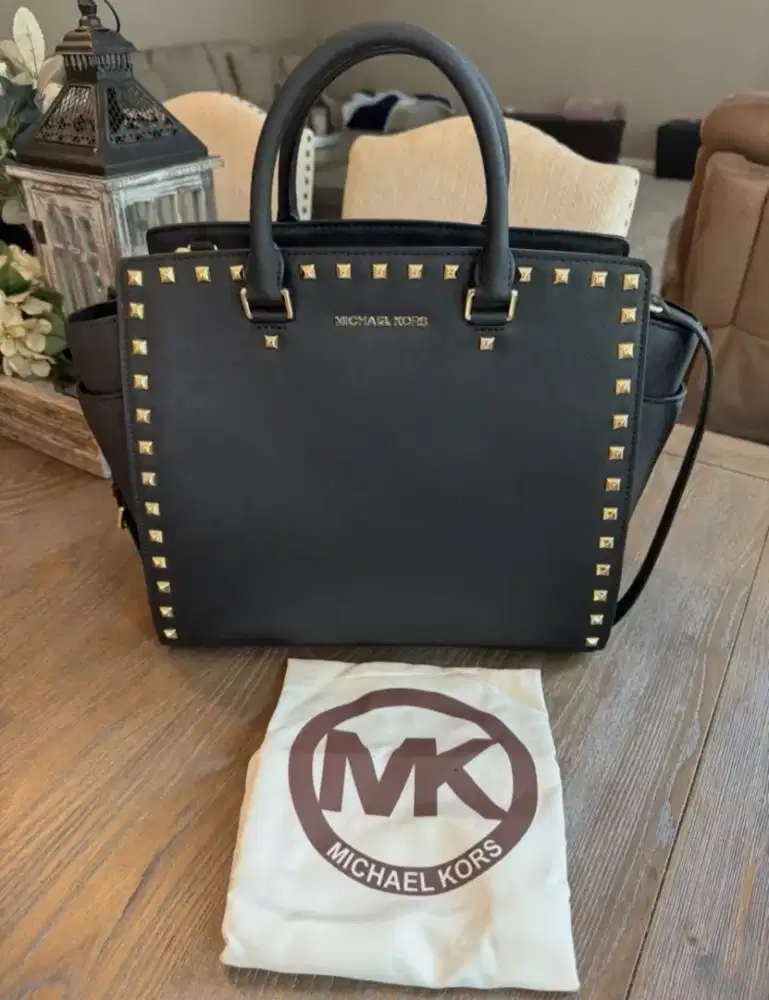 PRELOVED TAS MICHAEL KORS SELMA STUD LARGE ORI