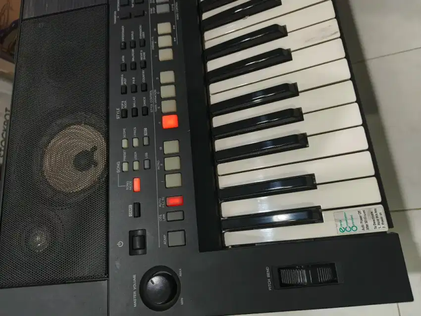 JUAL YAMAHA PIANO ARRANGER PSR S650 SAMPLING SUPER MULUS KEYBOARD PSRS