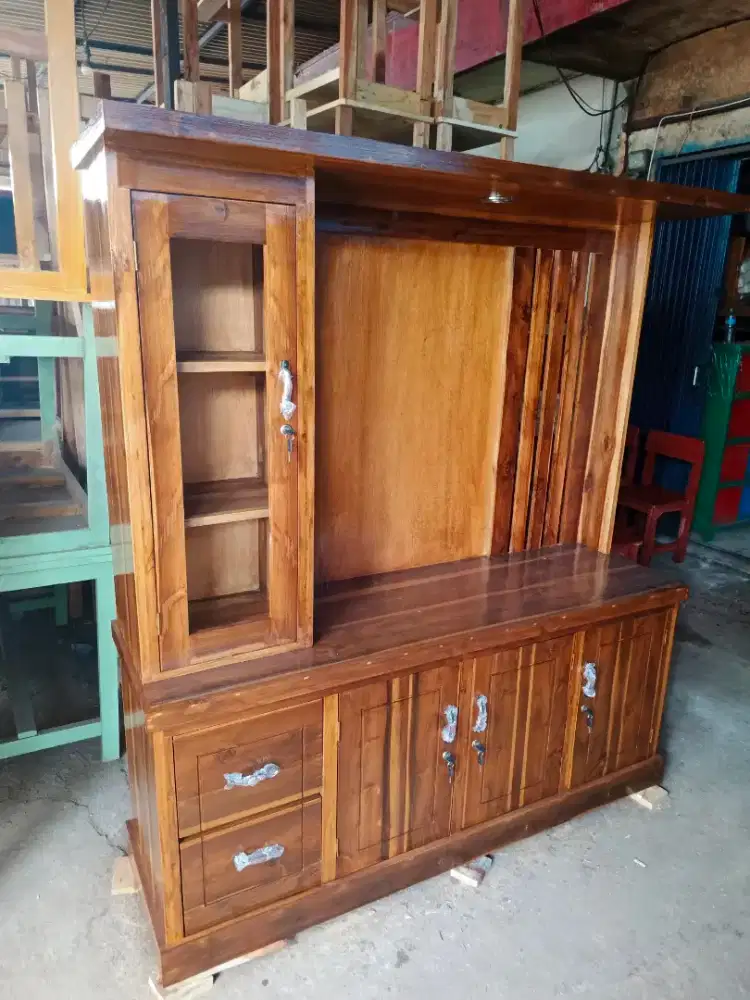 Lemari pajangan/partisi