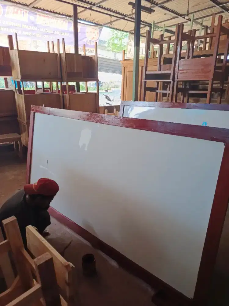 Whiteboard/papan tulis