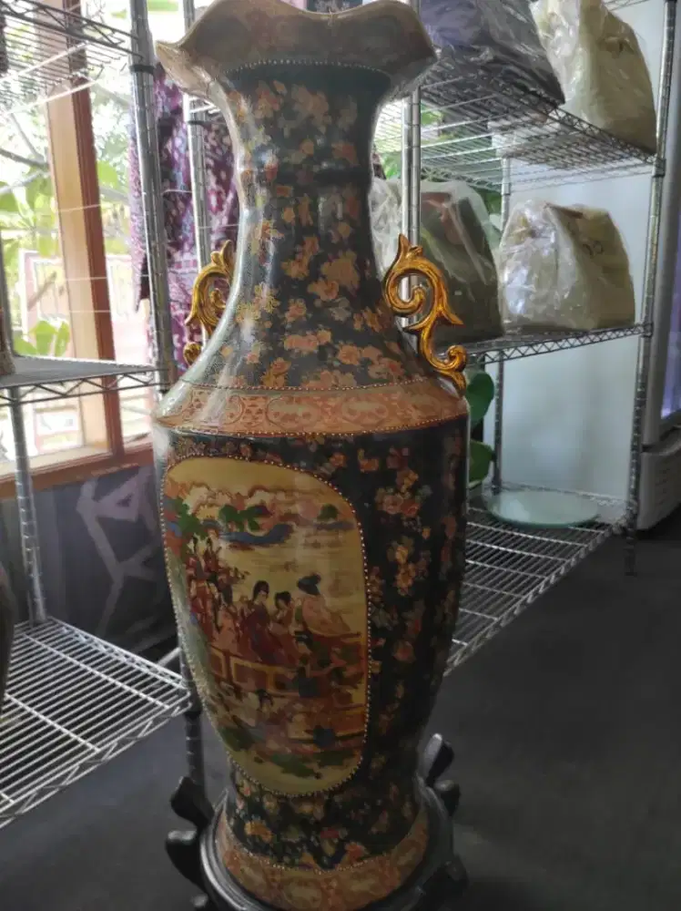 Guci antik cina kondisi masih bagus