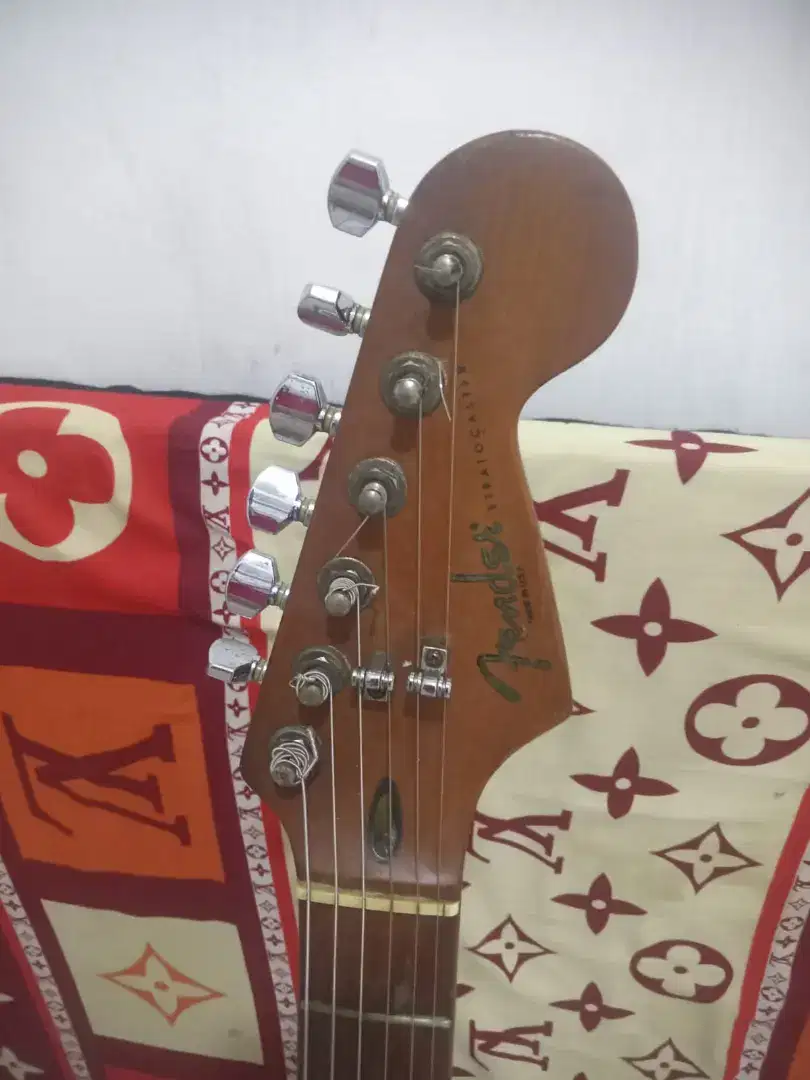 Jual gitar fender copy an mirip dengan originalnya gitar enak sedep