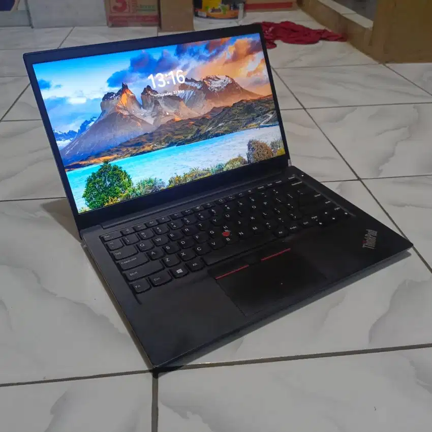 thinkpad E14 intel core i5 gen 11th GPU Iris ex Ram 16gb SSD 512gb