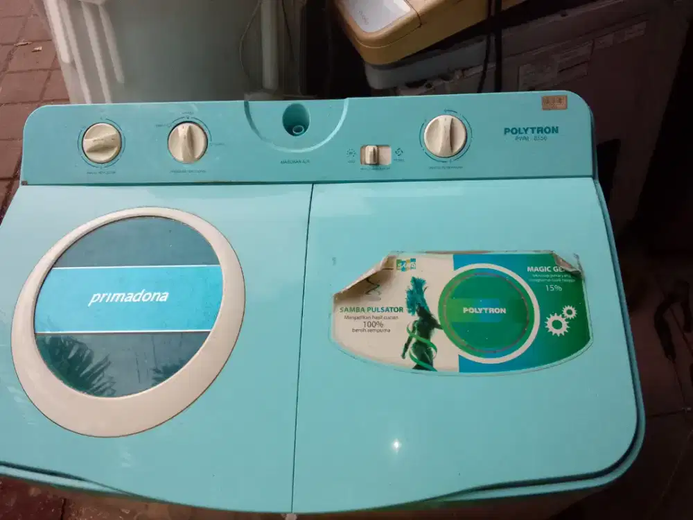 Mesin cuci polytron 8/5 normal bagus tinggal pake