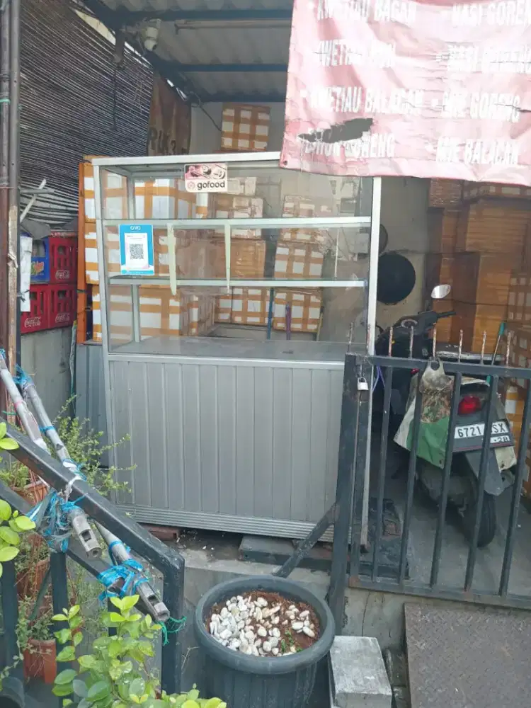 Etalase alumunium kuliner masih bagus