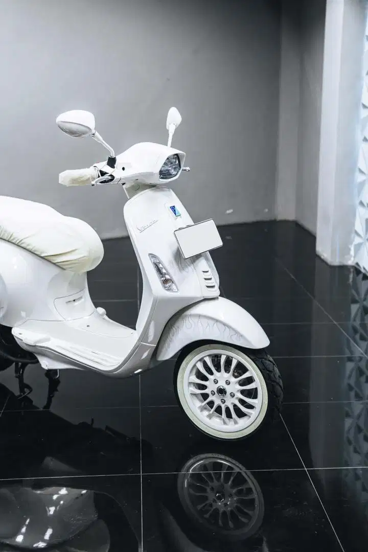 Vespa Sprint Justin Bieber tahun 2022 Like New dan low km
