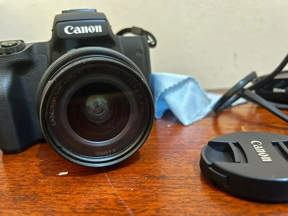 Kamera mirrorless canon eps m50