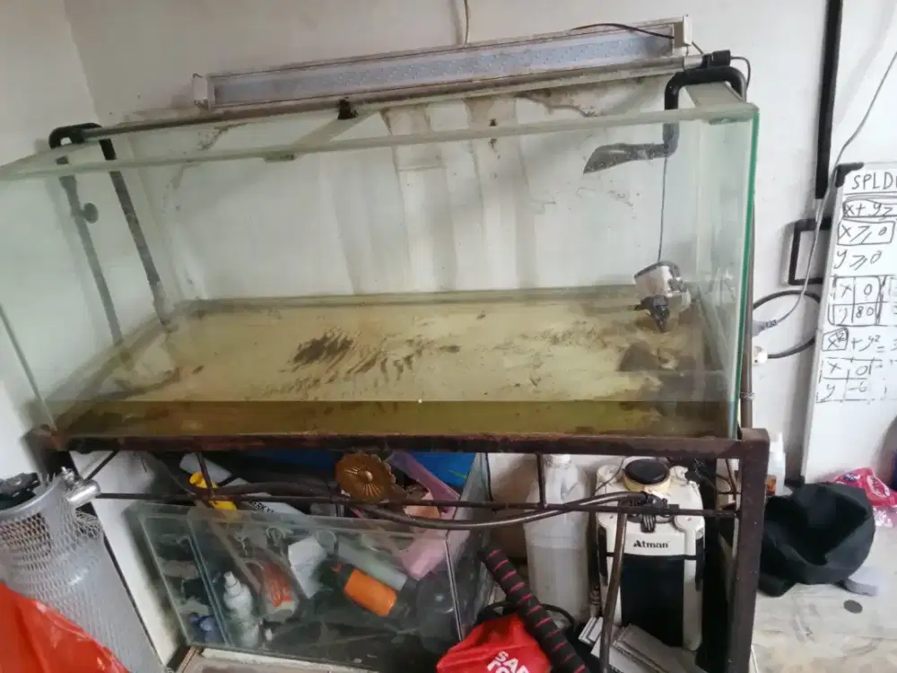 Aquarium satu set meja,mesin jg lampu