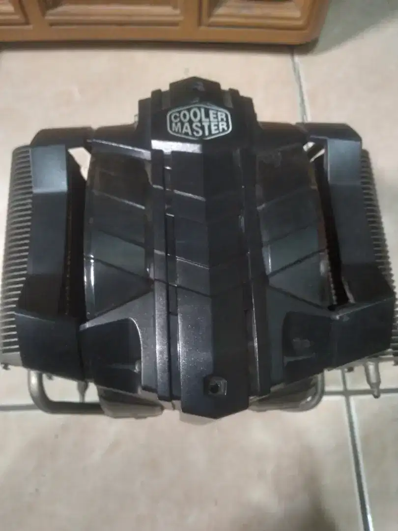 siapa tau ada yg minat sm cooler master seperti di foto