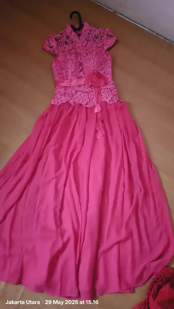 Gaun pesta orang tua